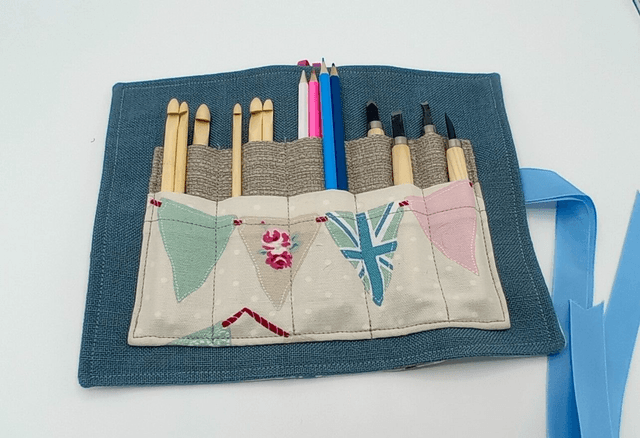 Storage Wrap Craft Tools Crochet Hooks Knitting Needles Craft Knives Pencils Artist brushes